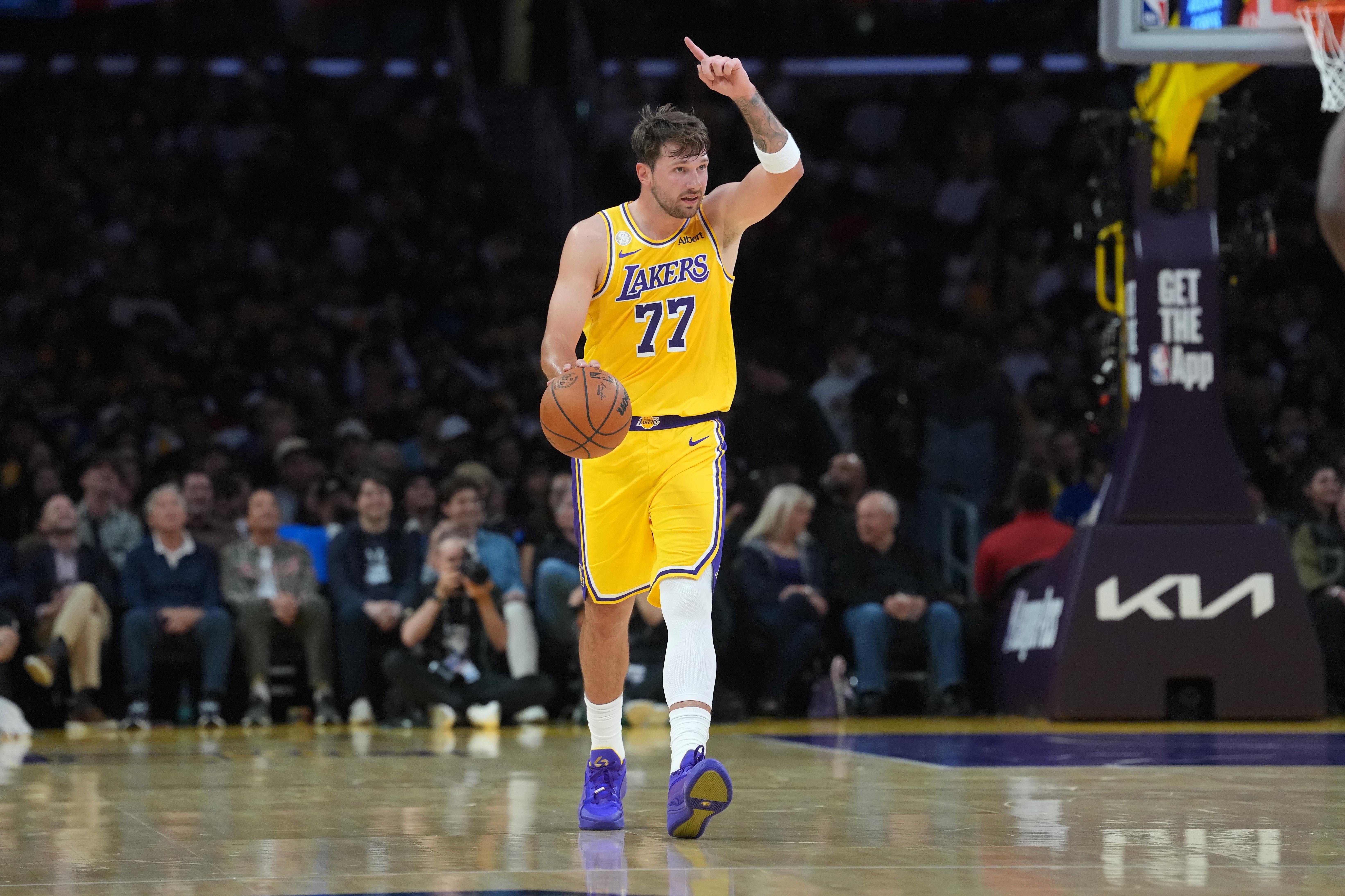 伦德博格：本来对东契奇挺尊重 但他整场抱怨不休 对他失去了尊重