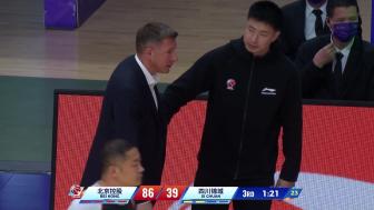 [吃T]  落后太多情绪上头！四川主教练吐槽裁判被吹技术犯规
